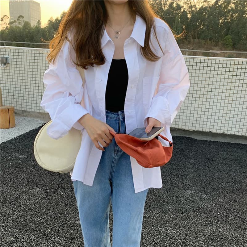 オーバーサイズ ゆったりシルエットの上品ブラウス