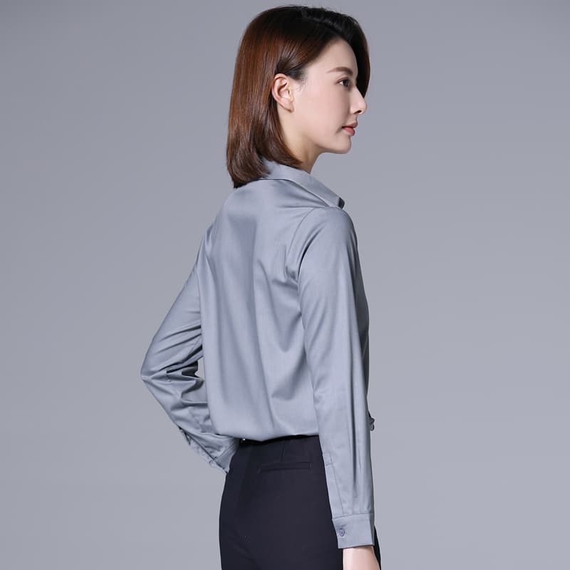 オーバーサイズ ゆとりのある上質シルエットブラウス