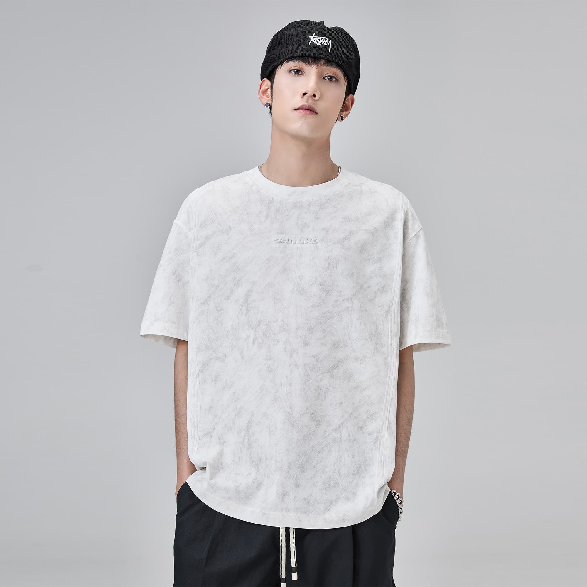 オーバーサイズTシャツ 洗練されたムラ染め風ゆったりシルエット