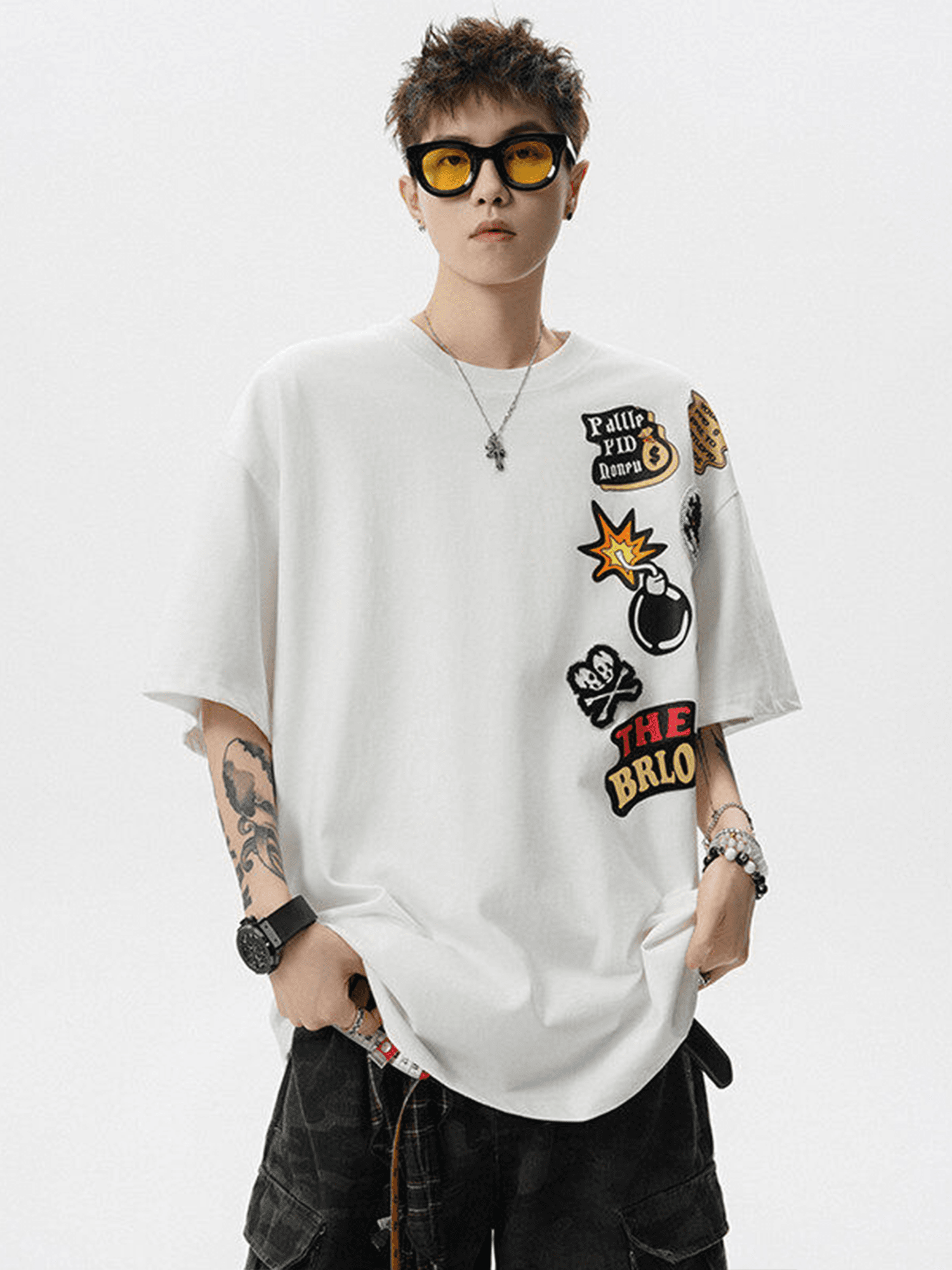 オーバーサイズTシャツ ストリートワッペン装飾ビッグシルエット