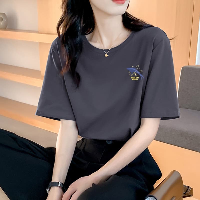 オーバーサイズTシャツ 夜空の月に舞う幻想的な図柄Tシャツ