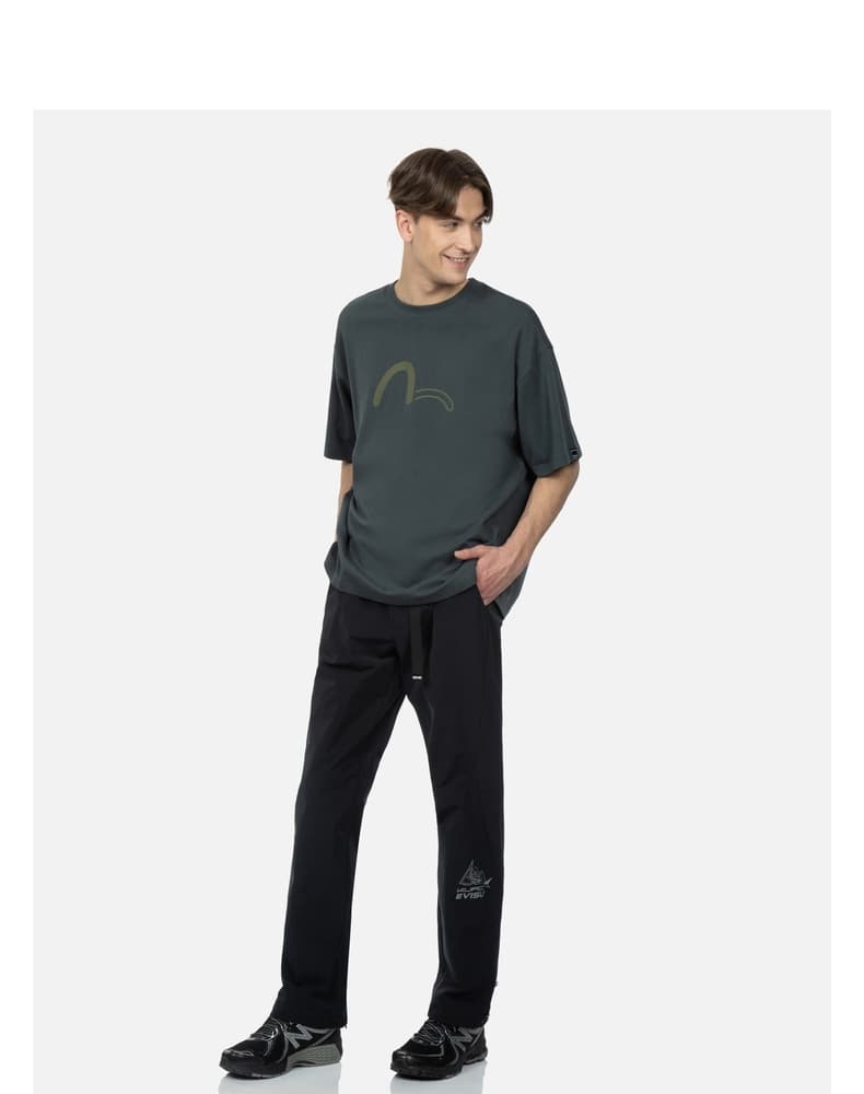 オーバーサイズTシャツ 波形ロゴ 落ち着きのあるゆとりシャツ