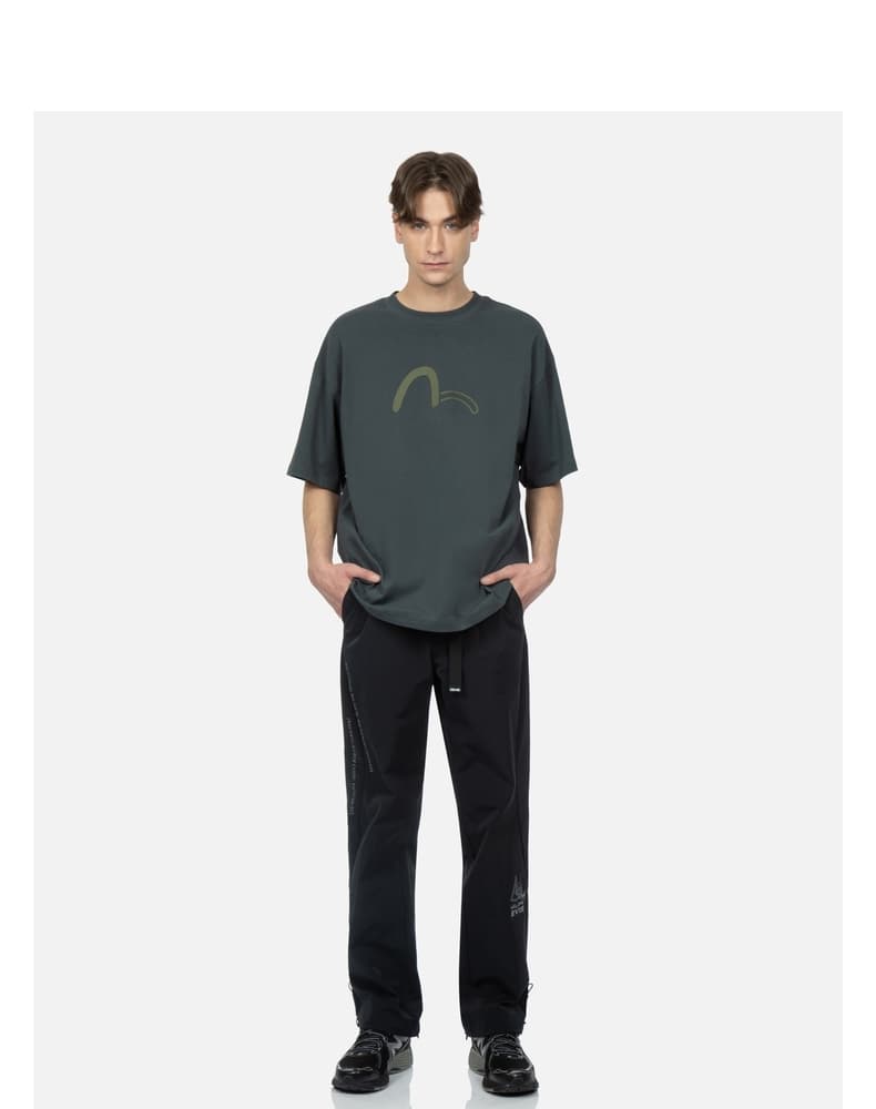 オーバーサイズTシャツ 波形ロゴ 落ち着きのあるゆとりシャツ