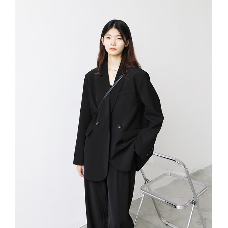オーバーサイズ ゆとりのある落ち着きセットアップ