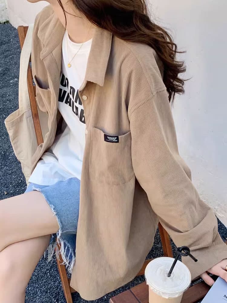 オーバーサイズTシャツ コーデュロイ風シャツ重ね着ゆるコーデ