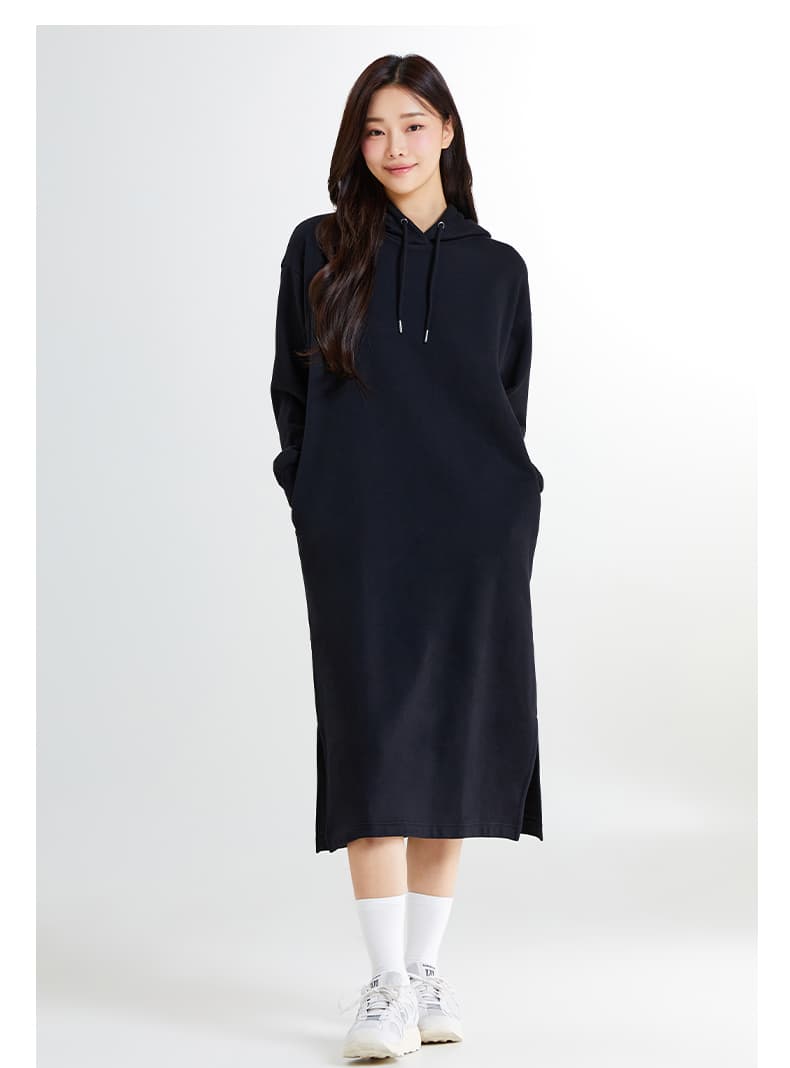 オーバーサイズ ゆったりシルエットのフーディーワンピース