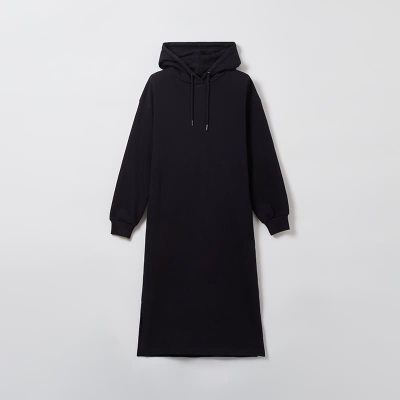 オーバーサイズ ゆったりシルエットのフーディーワンピース