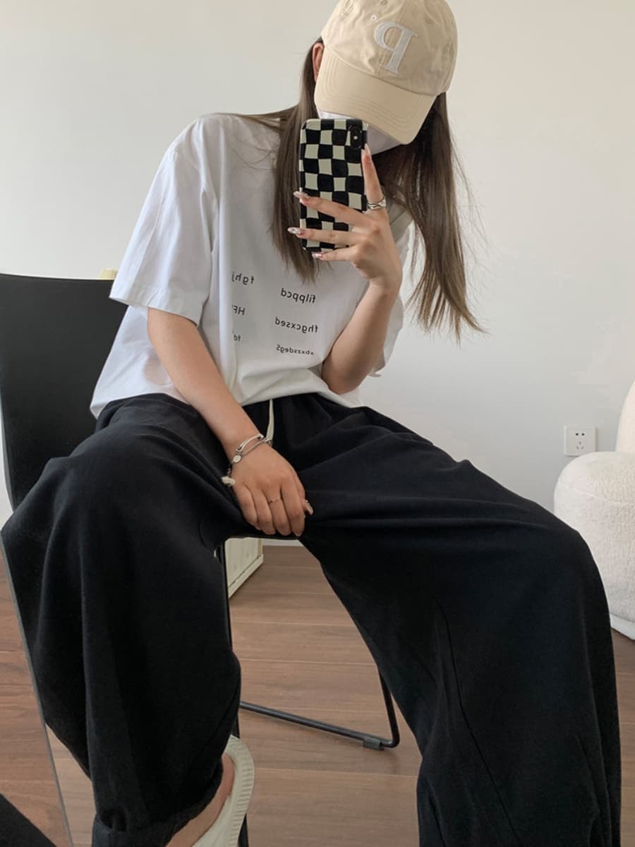 オーバーサイズTシャツ ゆったりシルエット リラックスパンツ