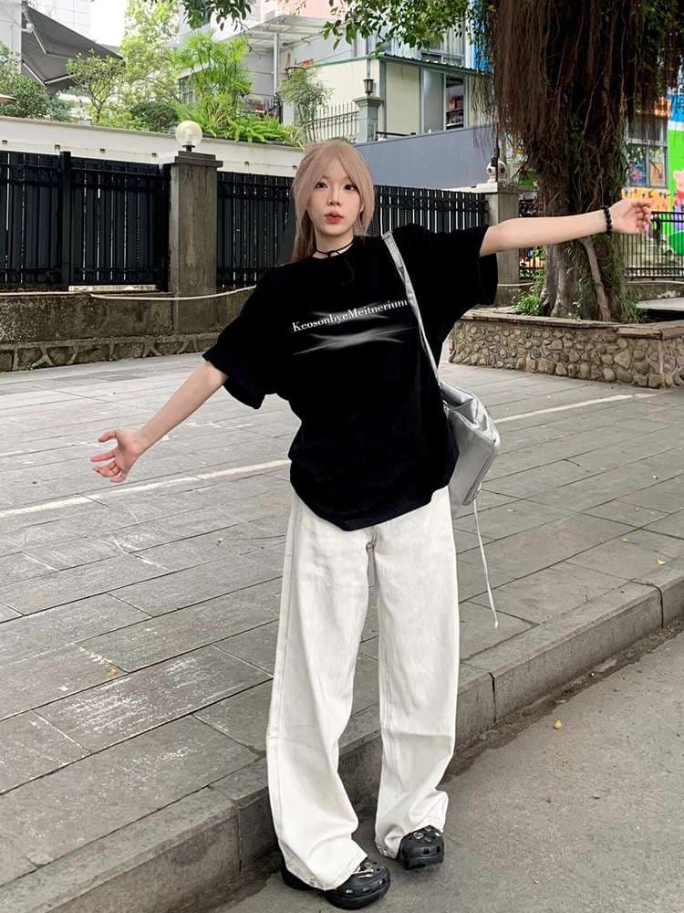 ゆったりロゴプリント黒オーバーサイズTシャツ