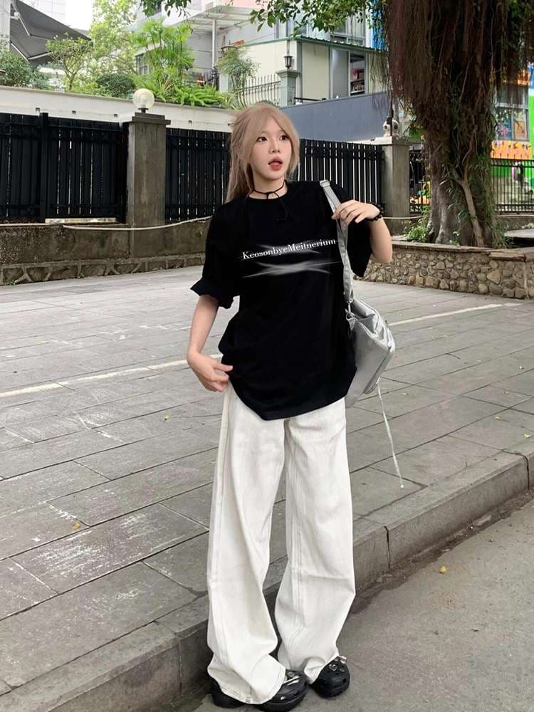 ゆったりロゴプリント黒オーバーサイズTシャツ